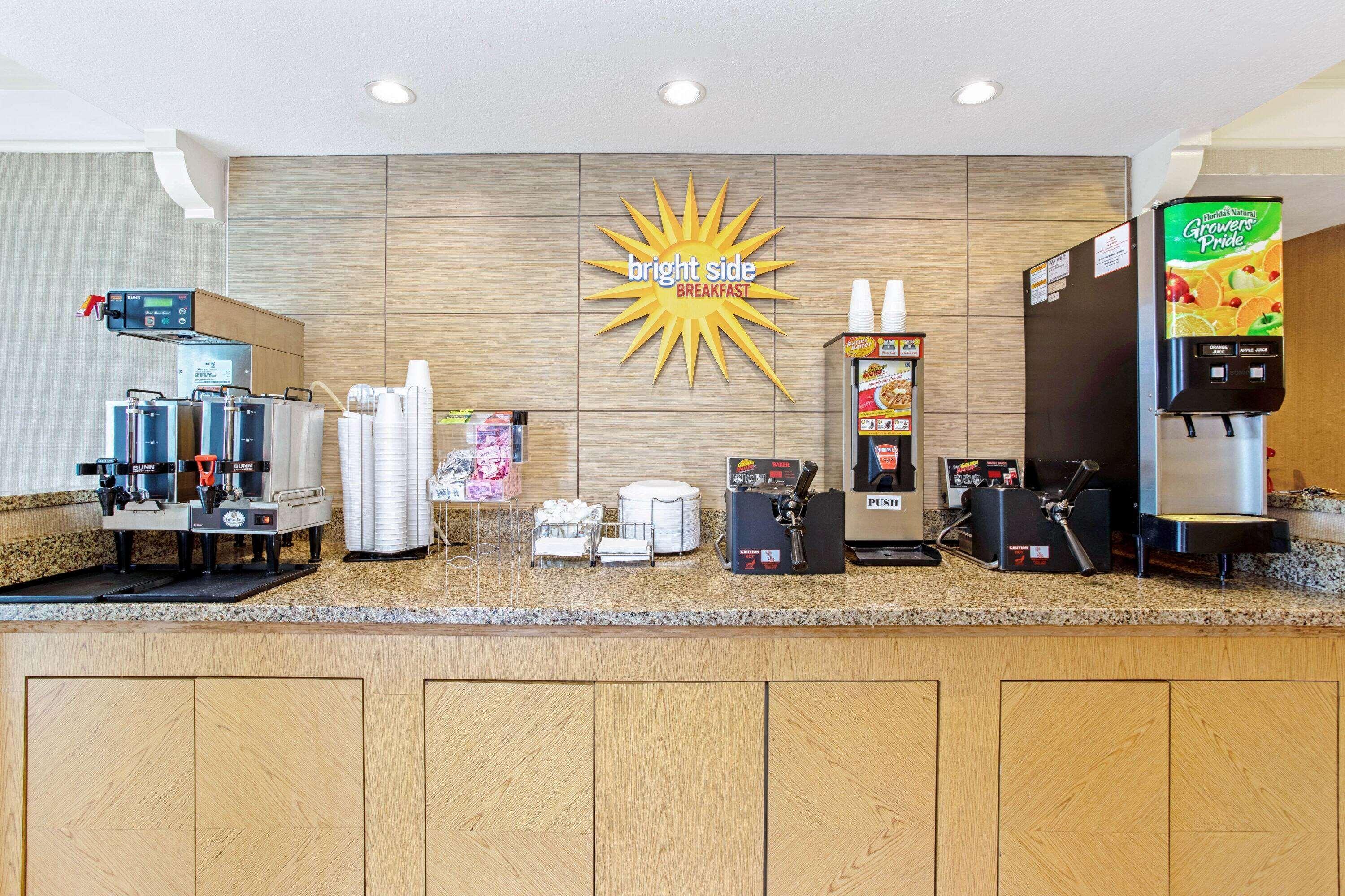 La Quinta Inn By Wyndham Orlando Airport West Dış mekan fotoğraf