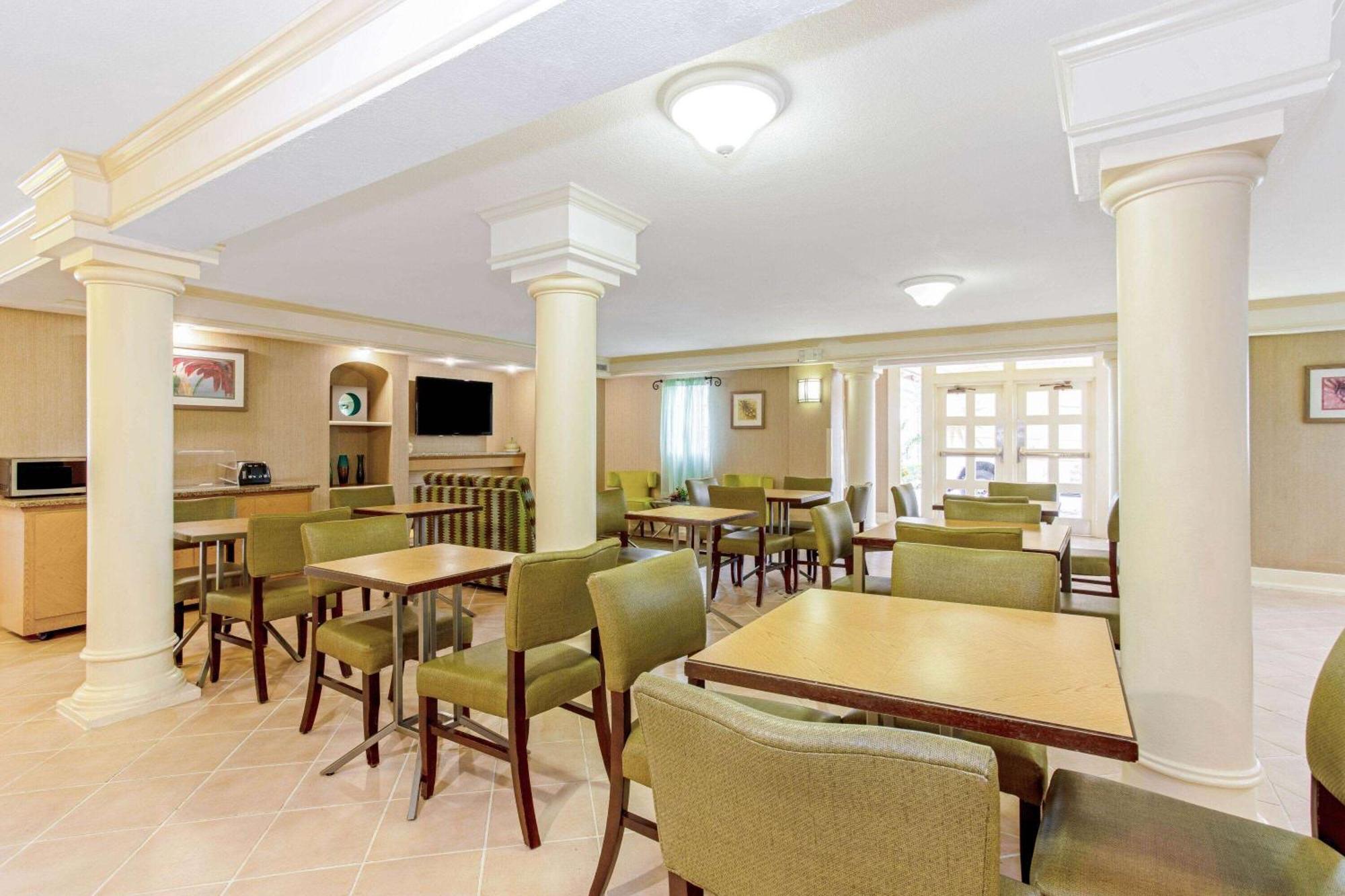 La Quinta Inn By Wyndham Orlando Airport West Dış mekan fotoğraf